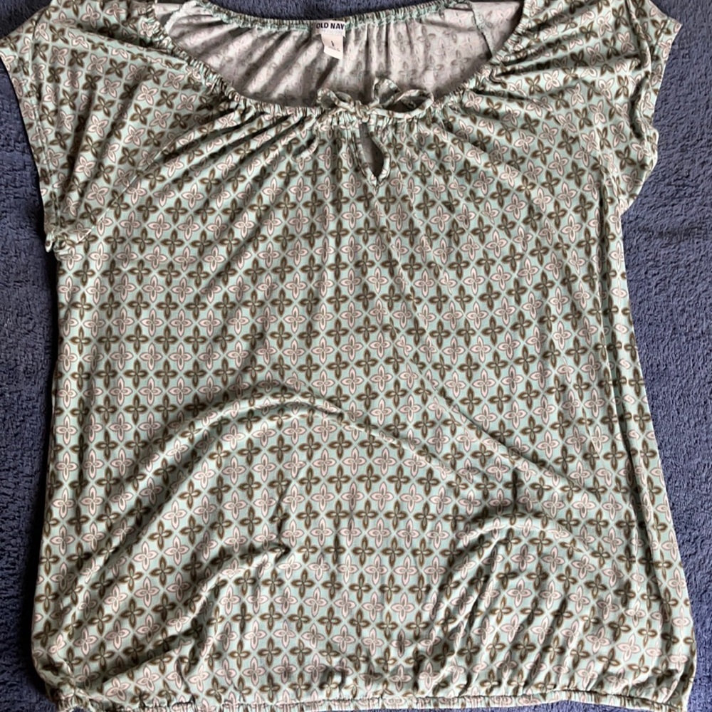 Old navy blousey elastic bottom cap sleeves size L